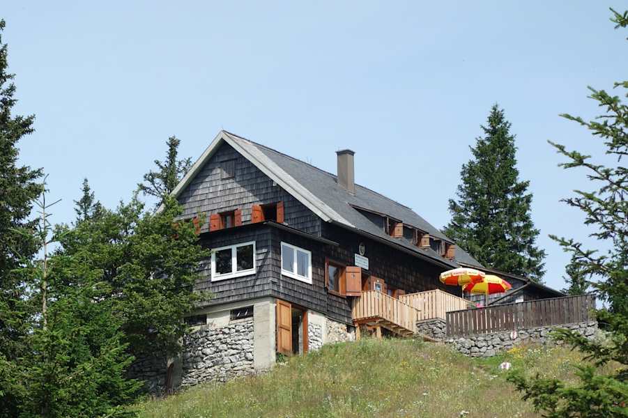 Die Walfreundehütte bietet Platz für 80 Personen