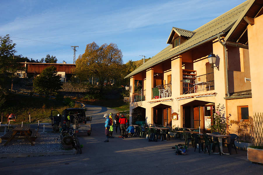 sauze-no-1-abfahrt-nach-guillaumes-6754-0