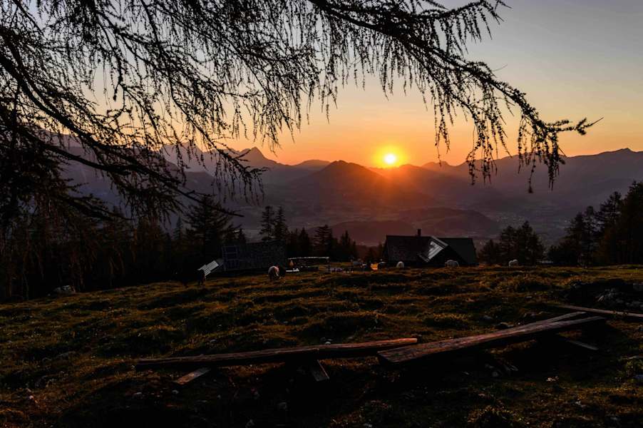 Die Gowilalm bei Sonnenuntergang