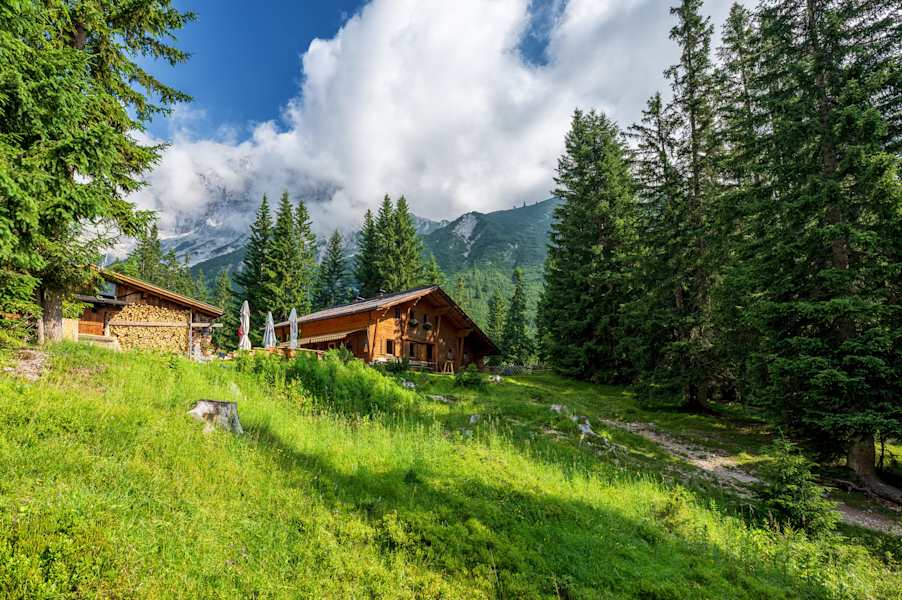 Neue Alplhütte