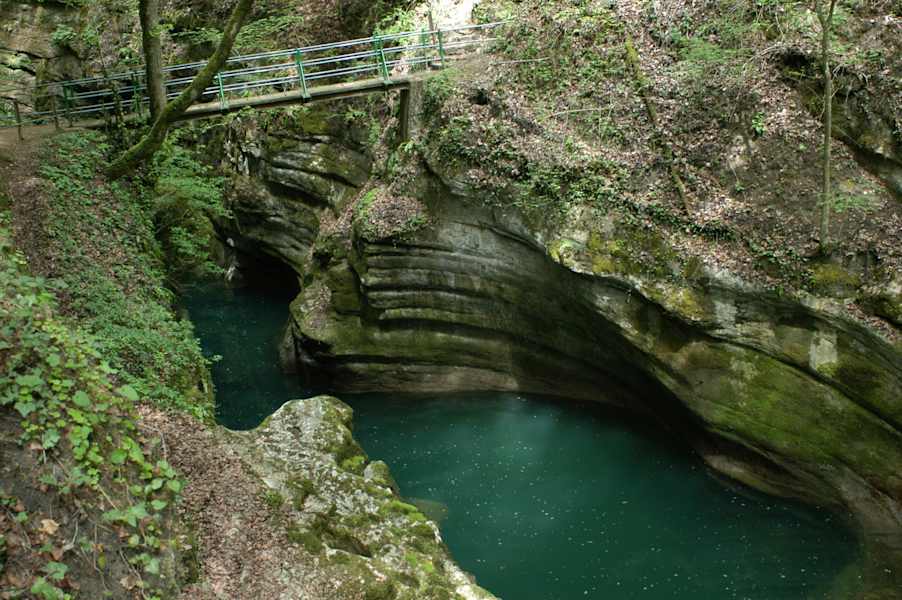 In der Areuseschlucht
