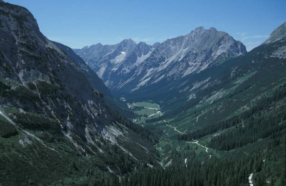 Blick vom Karwendelhaus ins Karwendeltal