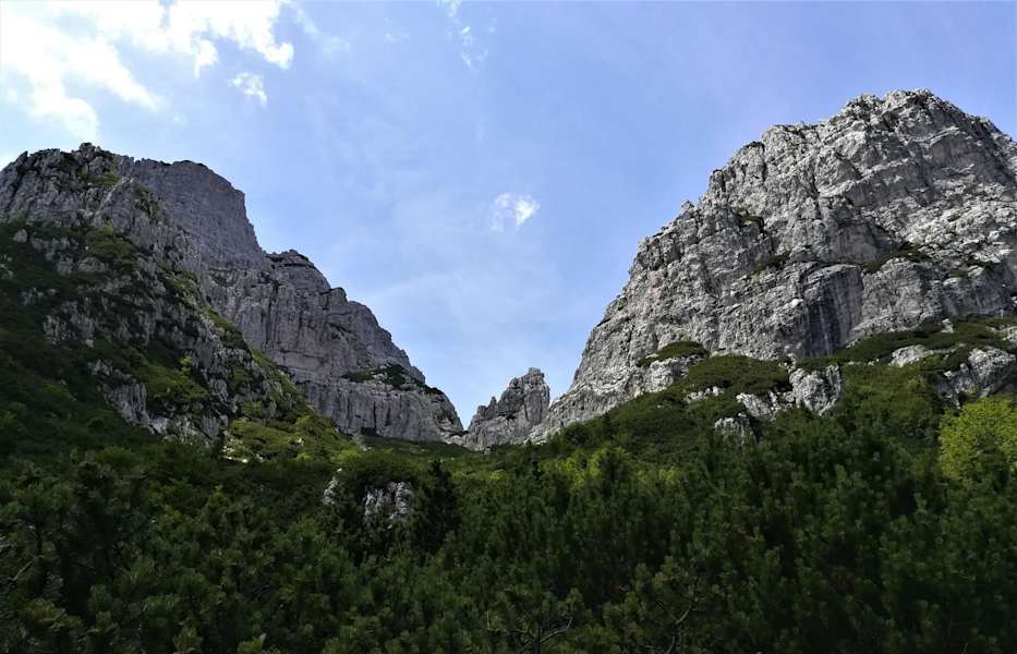 links der Torre Nuviernulis, rechts der Forca Nuviernulis