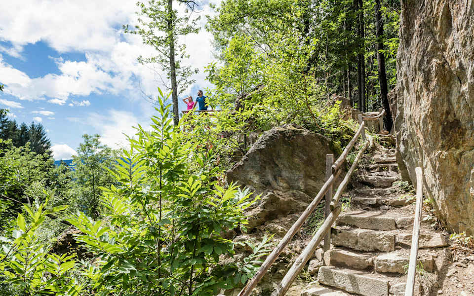 Die Aussichtplattform am Schenner Waalweg