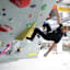 Kletterer in der Boulderhalle