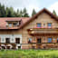 Hengsthütte: Außenansicht Sommer