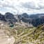 Blick auf die Karlsbader Hütte mit Laserzsee