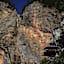 Die kleine Hütte am Rinka-Wasserfall.