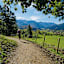 Höhenweg über dem Leitzachtal auf dem Weg zur Schwaigeralm.