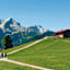 Blick von der Bergstation auf die Alpspitze.
