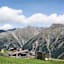 Die Gampe Thaya Hütte in den Ötztaler Alpen