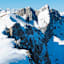Kaum vorstellbar, dass der steile Zahn des Hochiss (rechts) mit Ski ersteigbar ist. Die vorgestellte Route erreicht den Gipfel von links her.