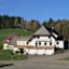 Vom Parkplatz am Landwassereck steigen wir entlang des Querwegs Lahr - Rottweil bergan.