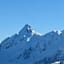 Schon von weitem zu sehen - die Tschaggunser Mittagspitze