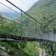 Wandern über die tibetische Hängebrücke Carasc