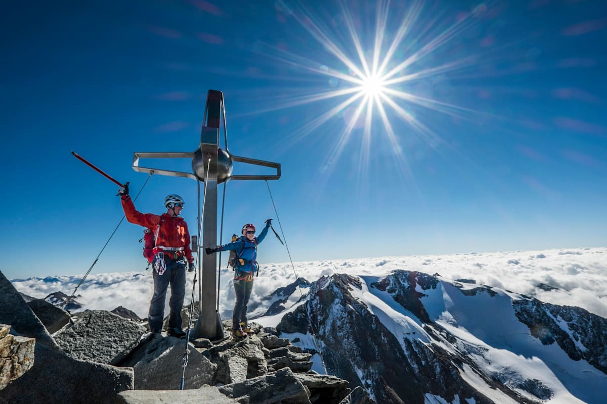 Am Gipfel des Zuckerhütls (3.507 m), dem höchsten Berg der Stubaier Alpen