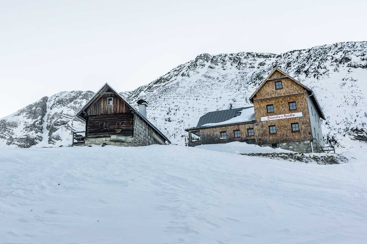 Dümlerhütte im Winter