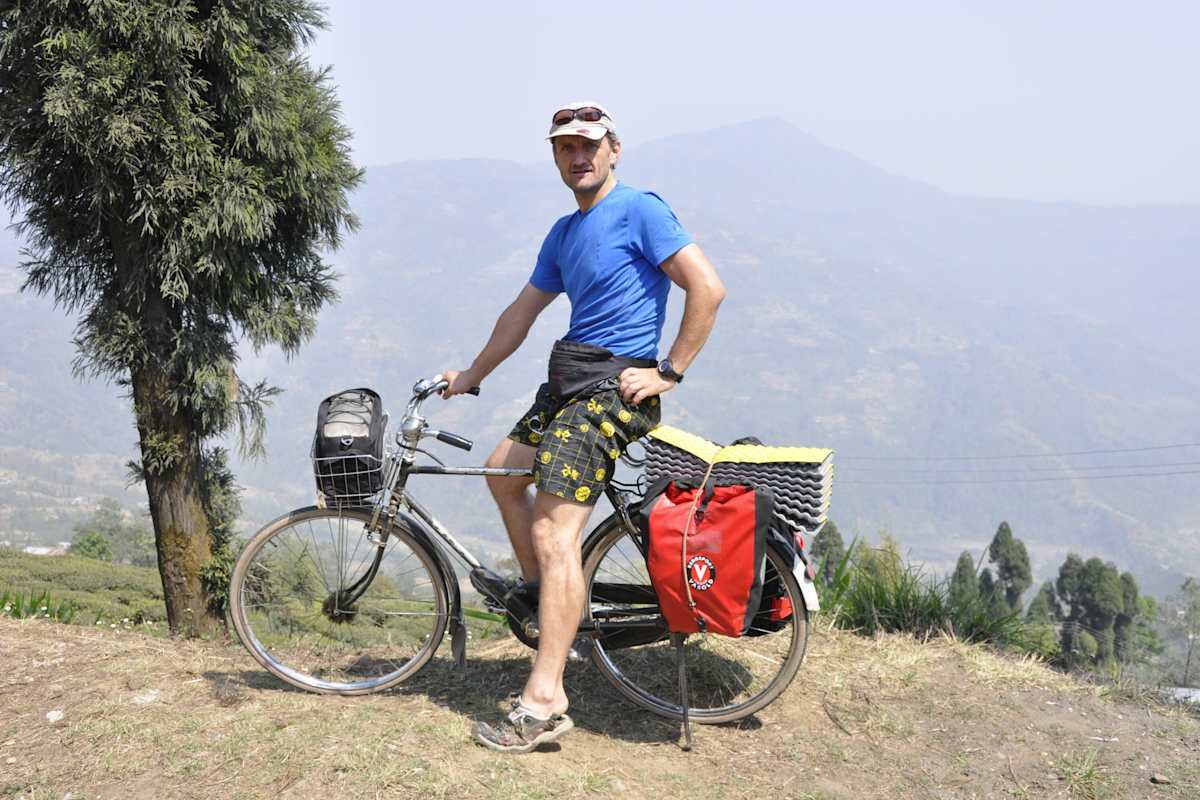 Christian Stangl mit dem Waffenrad in Indien