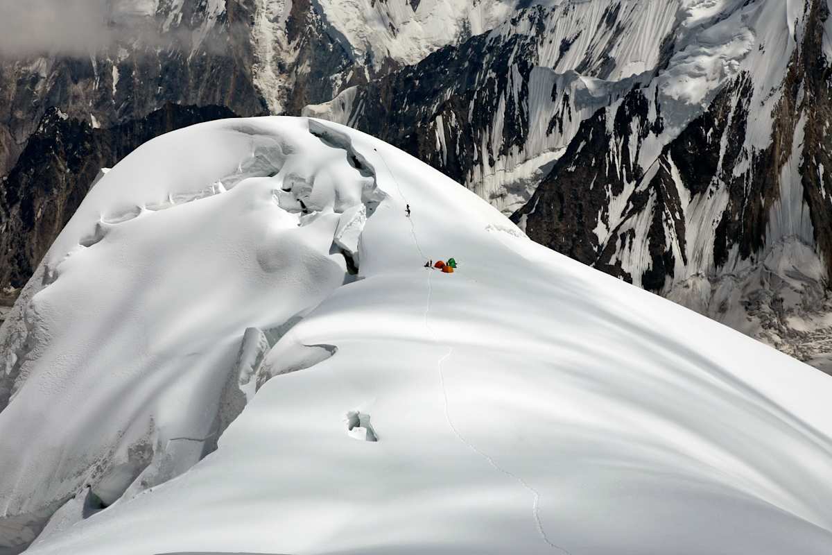 Drittes Hochlager (ca. 6.200 m) am Spantik (7.027 m) im Karakorum, nördliches Pakistan