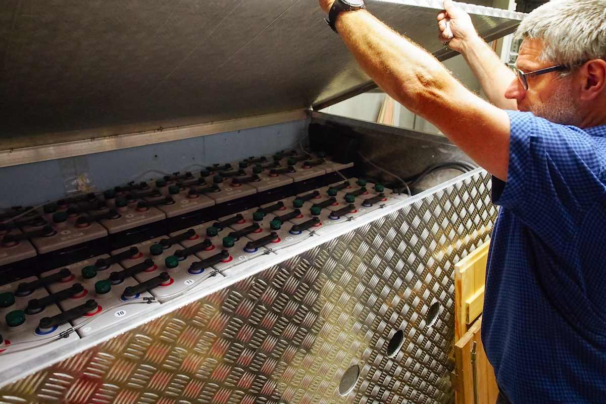 Die Zauberbox der Steinseehütte: 24 Lithium-Batterien zu je 48 Volt