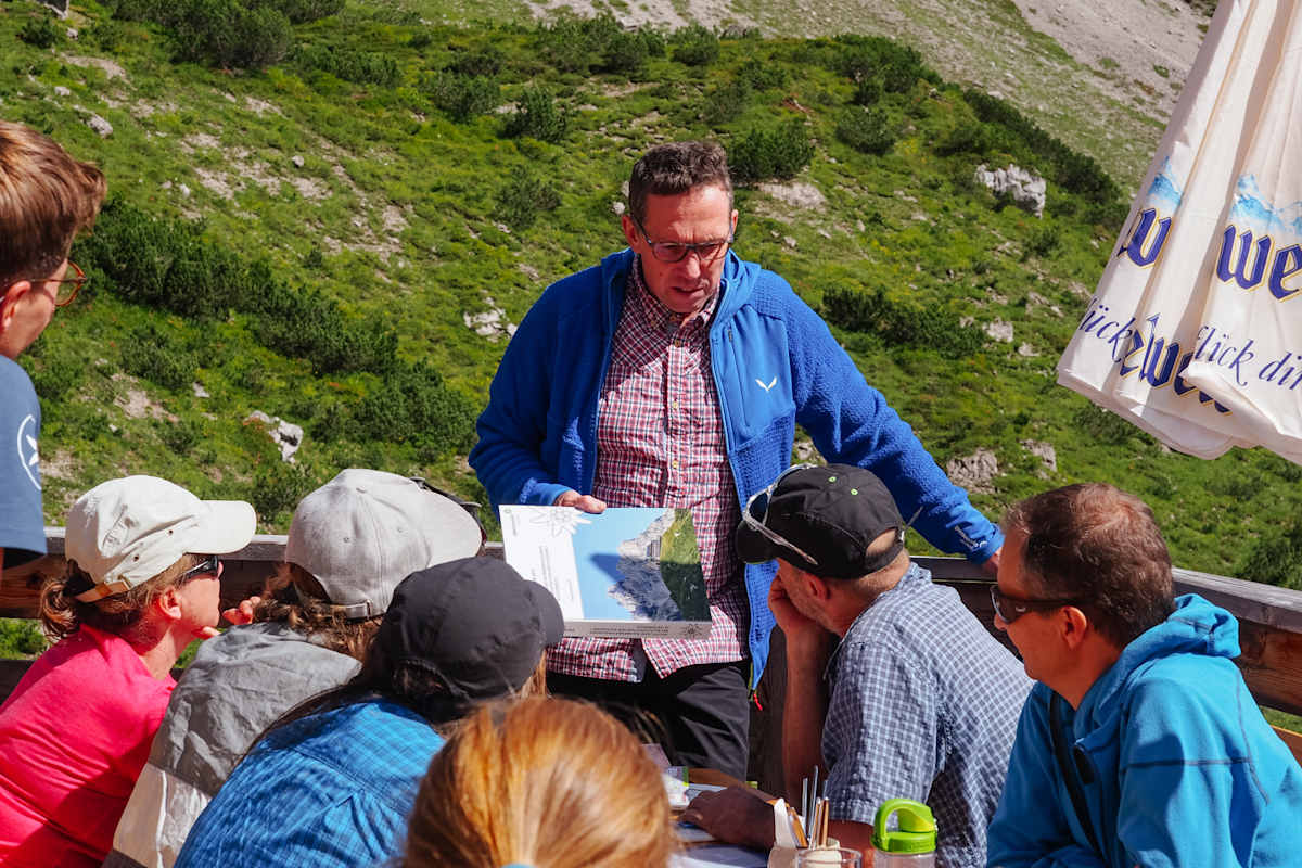 Peter Kapelari, Leiter der OEAV-Abteilung Hütten, Wege und Kartografie im Gespräch