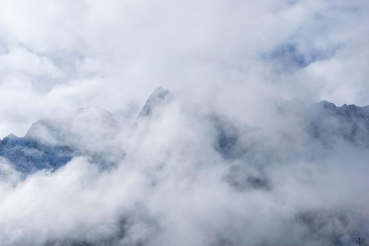 In Wolken & Nebel gehüllt: Der Waxenstein