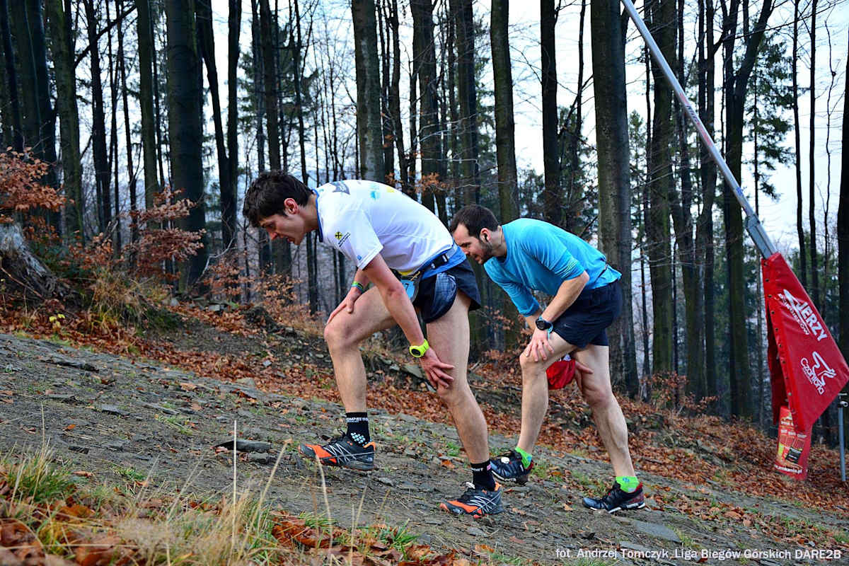 Andrzej auf den letzten Metern zum Ziel des Bewerbs Eleminator in Ustron, Polen