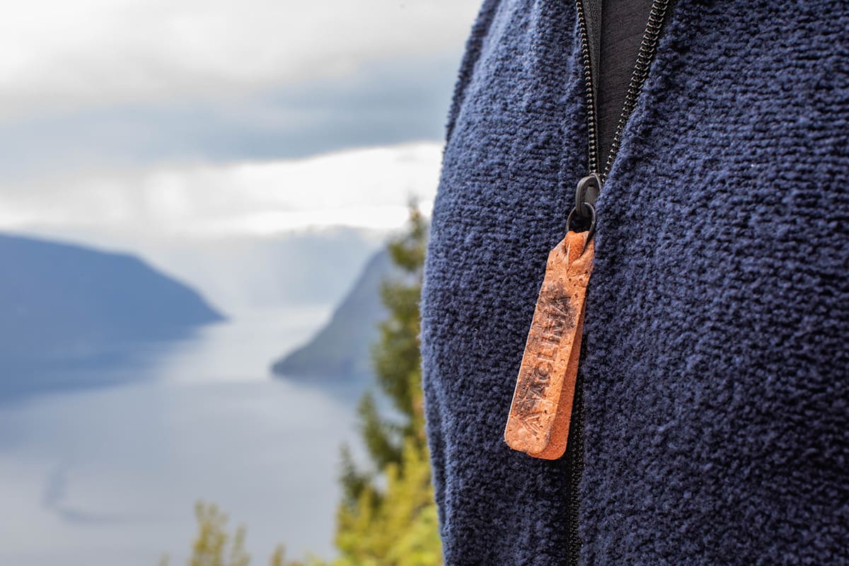 Recycelte Details auf der Kleidung von Aclima.