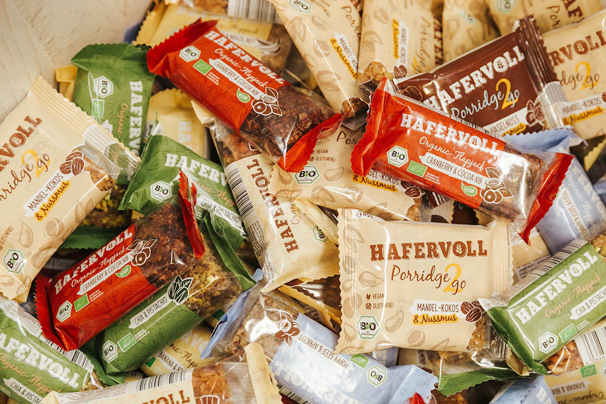 Hafer Riegel von HAFERVOLL in verschiedenen Sorten.