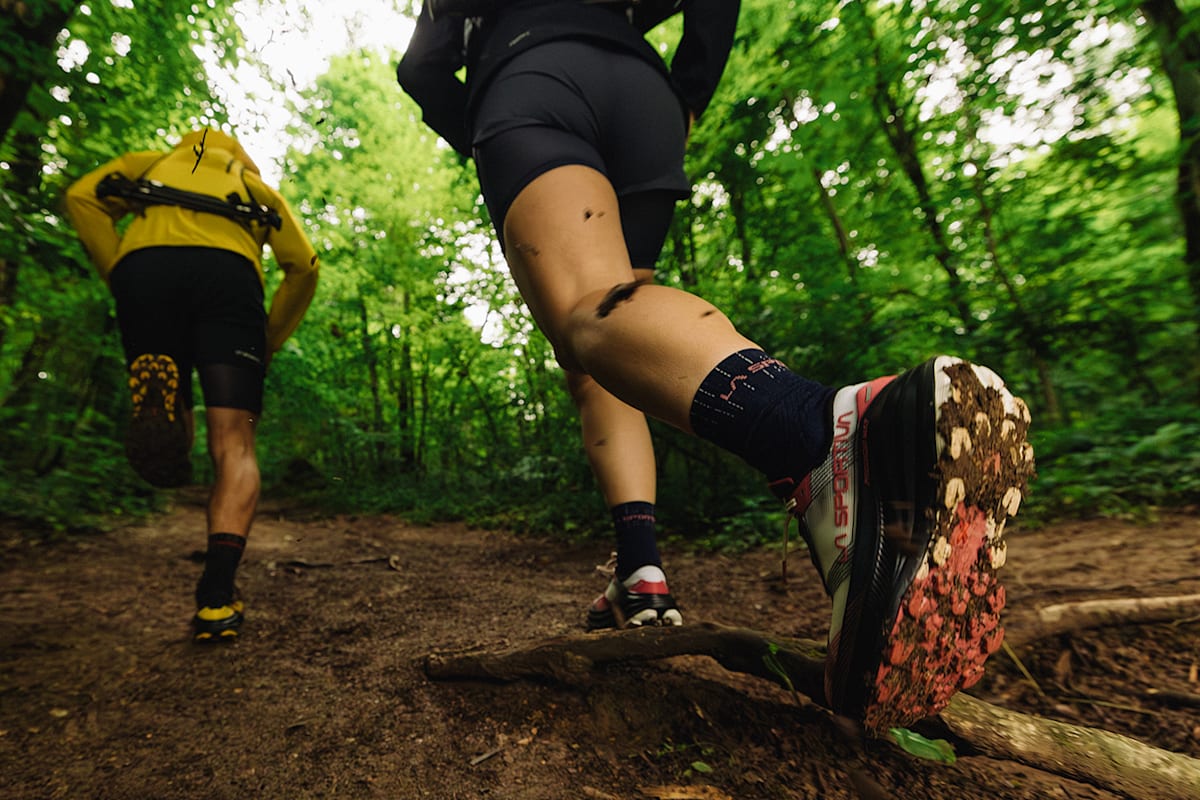 Die Laufschuhe für das Trailrunning im Fokus.