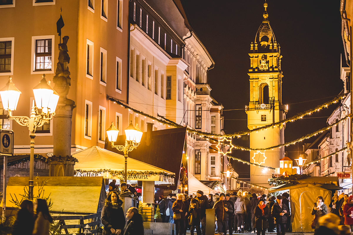 Ein alter Weihnachtsmarkt in Sachsen.