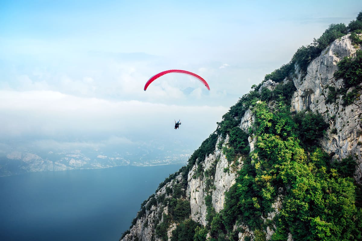 Paragleiter am Gardasee