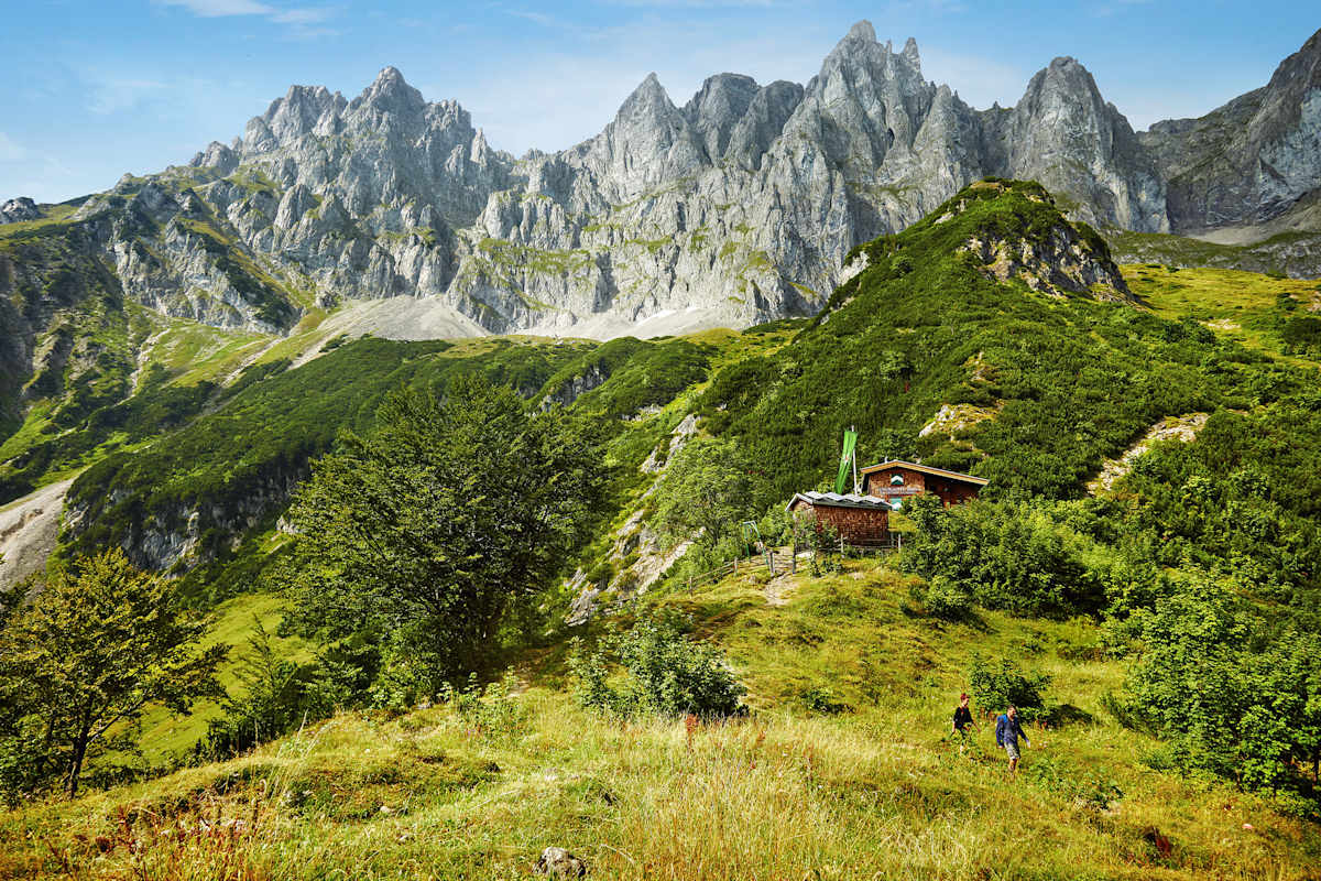 Ackerlhütte und Ackerlspitze, mit 2.329 m der zweithöchste Gipfel des Wilden Kaisers