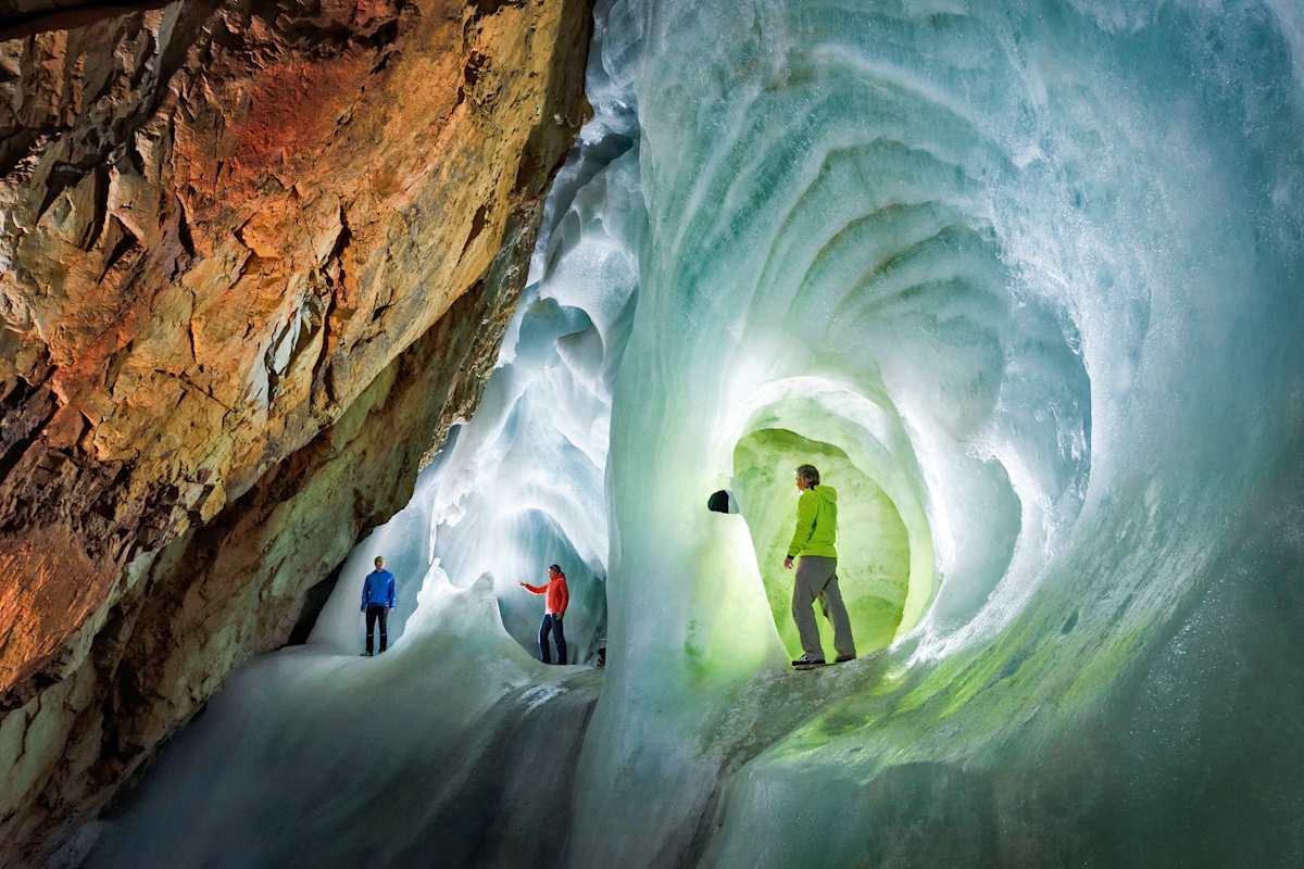 Jackentest in der Salzburger Eisriesenwelt bei Werfen