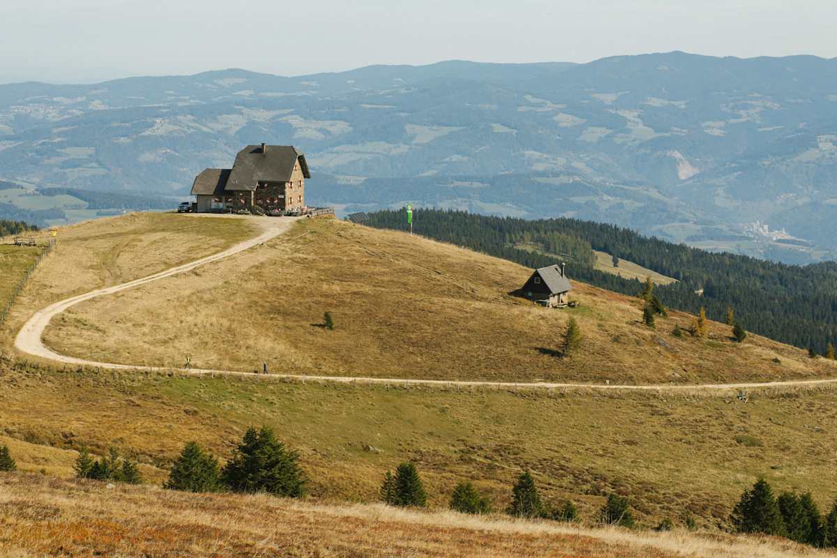 Wolfsberger Hütte Kärtnen sucht Pächter