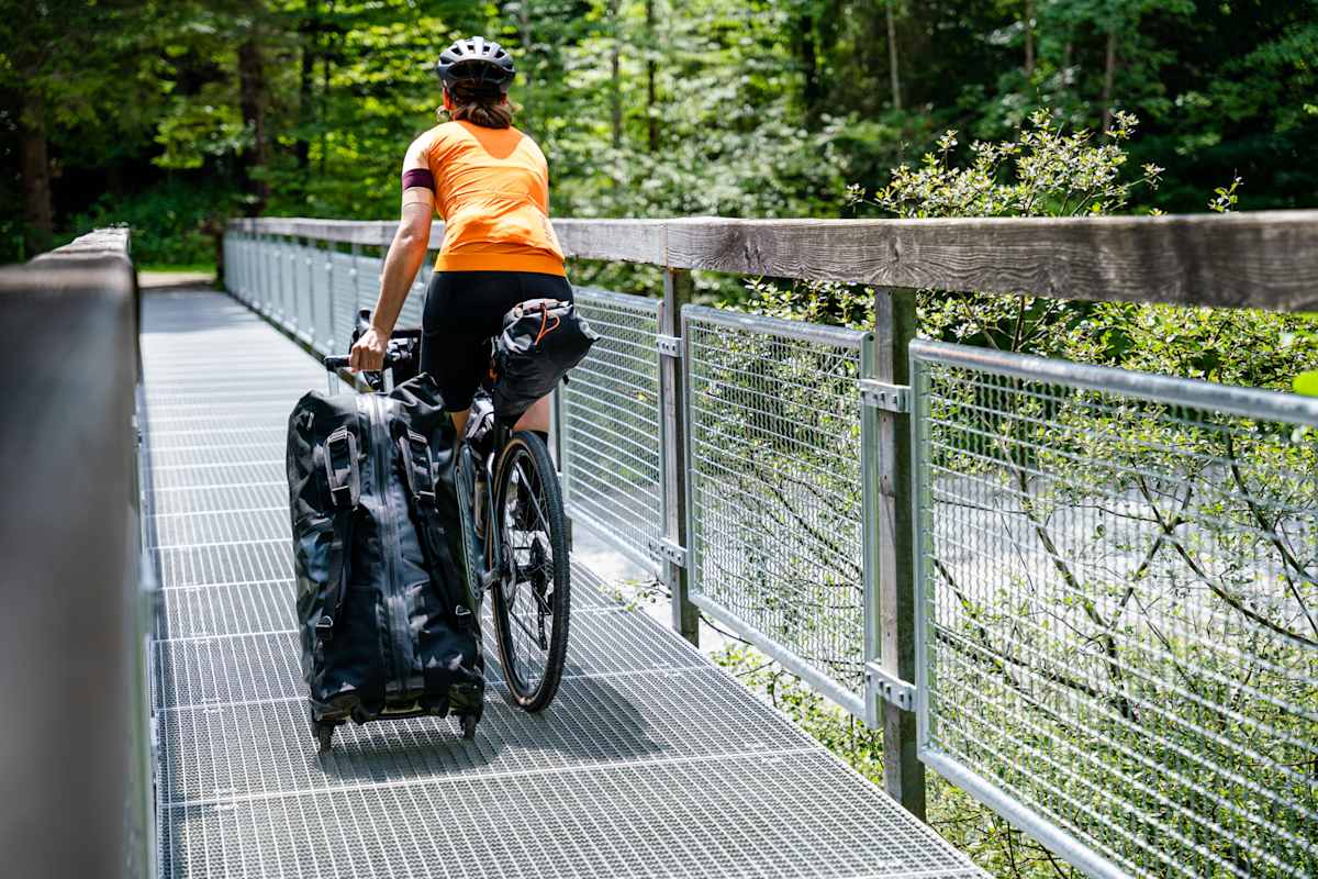 Wer sich beim Packen nicht zurückhalten kann, hat irgendwann Übergepäck.