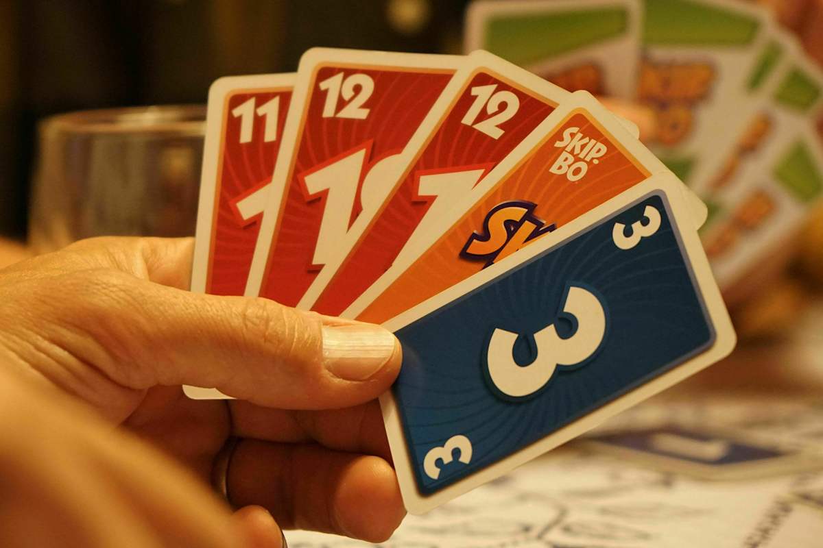 Hüttenabend: Kartenspiel Skip-Bo