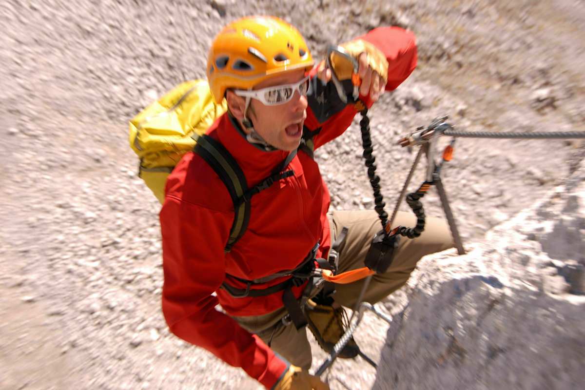 Krafteinwirkung: Sturz am Klettersteig