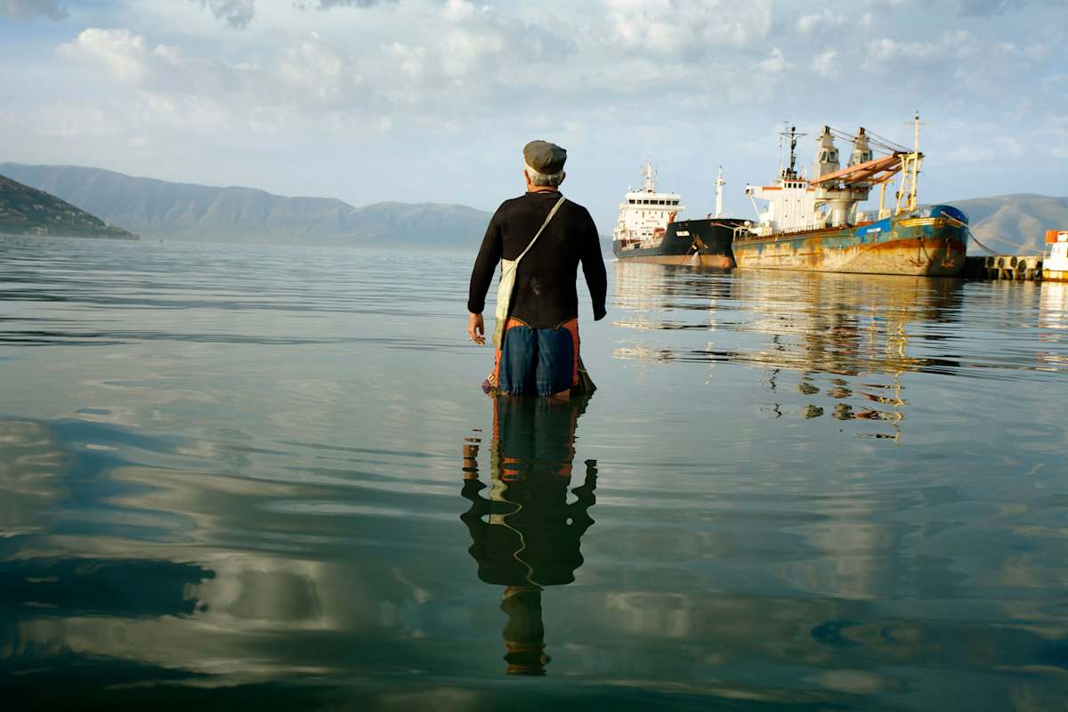 Die Hafenstadt Vlora in Albanien
