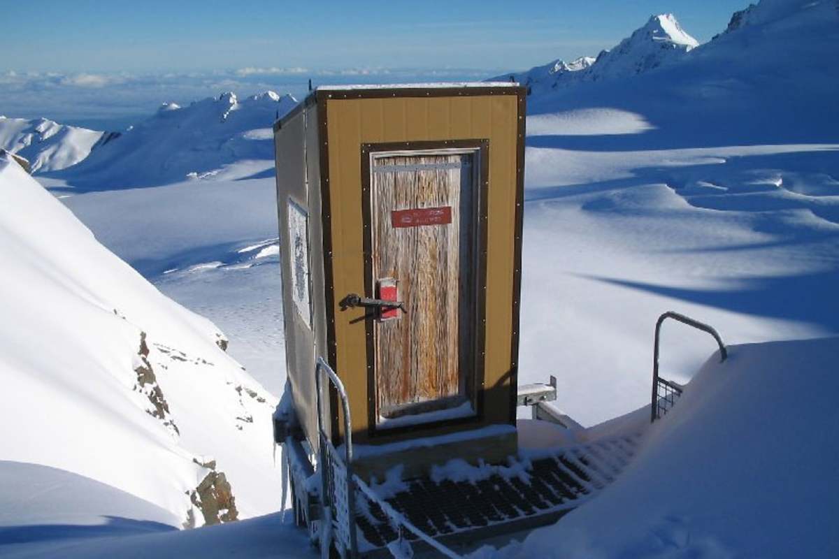 Alpineclub New Zealand Toilet
