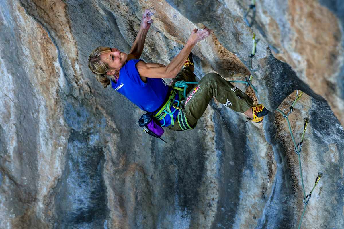 Angy Eiter in ihrem Projekt in Kyparissi