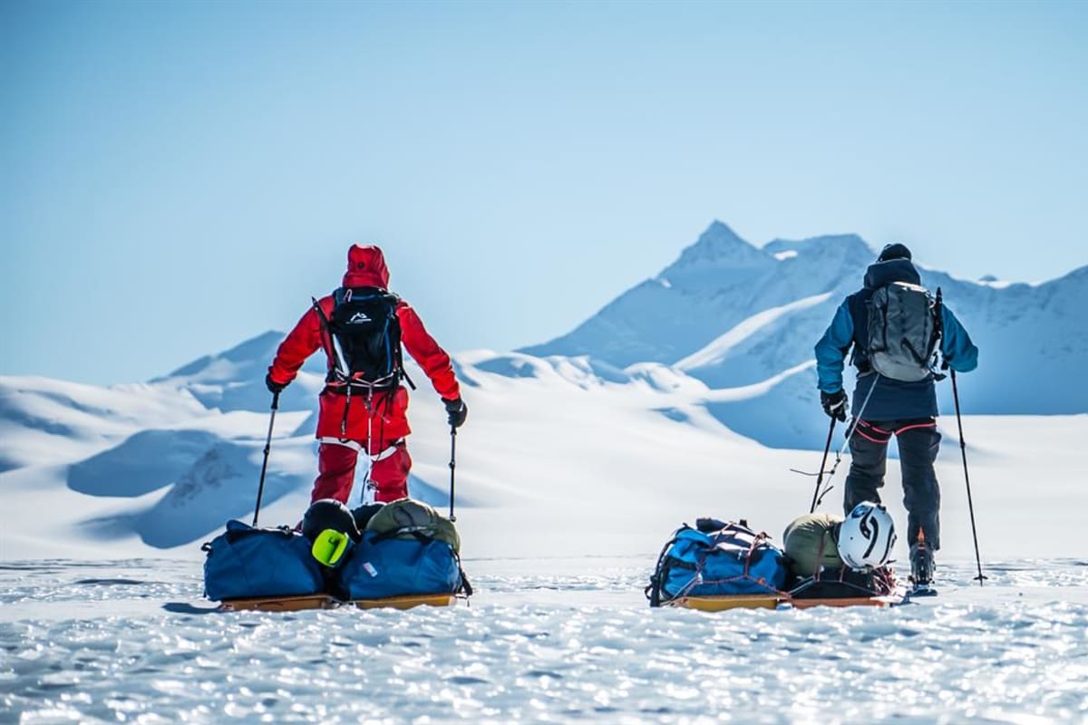 Auf Skiern durchs ewige Eis