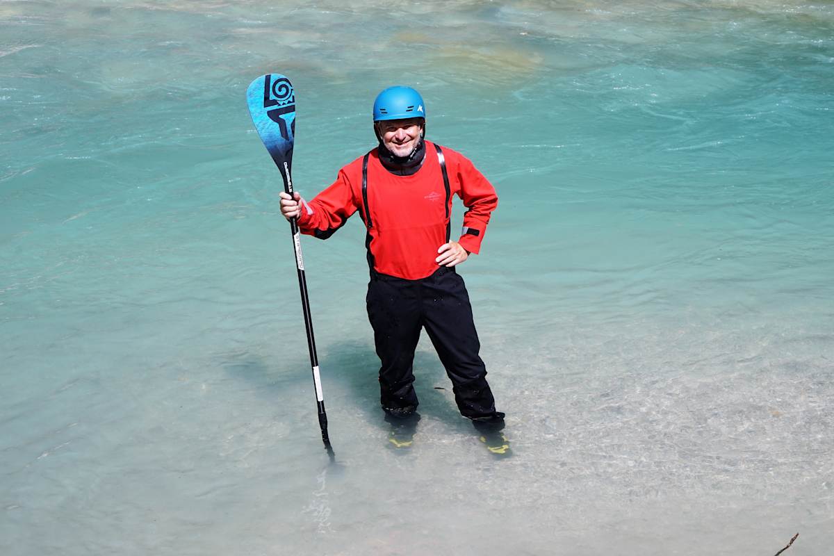 Mann mit Heavy Duty Star Suit von STARBOARD