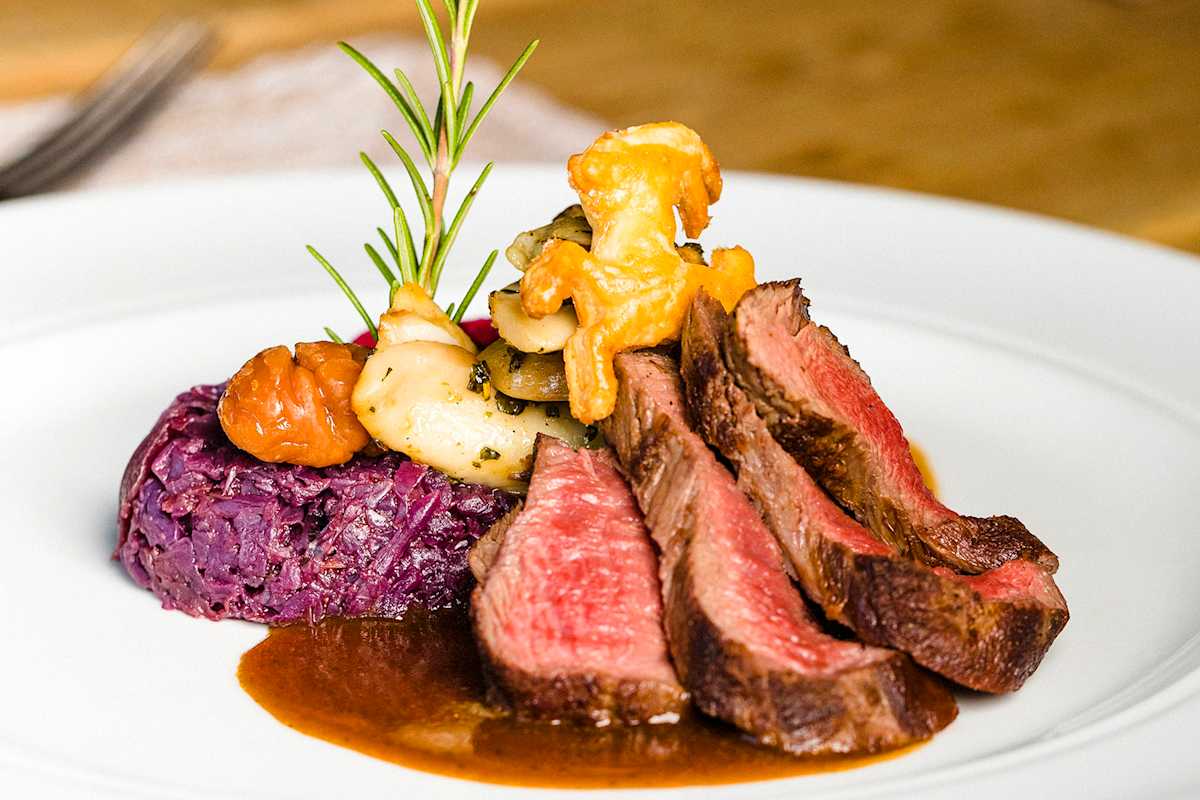 Das köstliche Wild bietet die ideal Stärkung nach einem sportlichen Tag. 