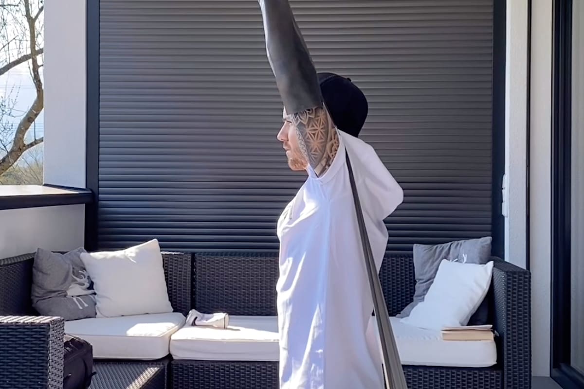 Schulterdrücken mit dem Theraband