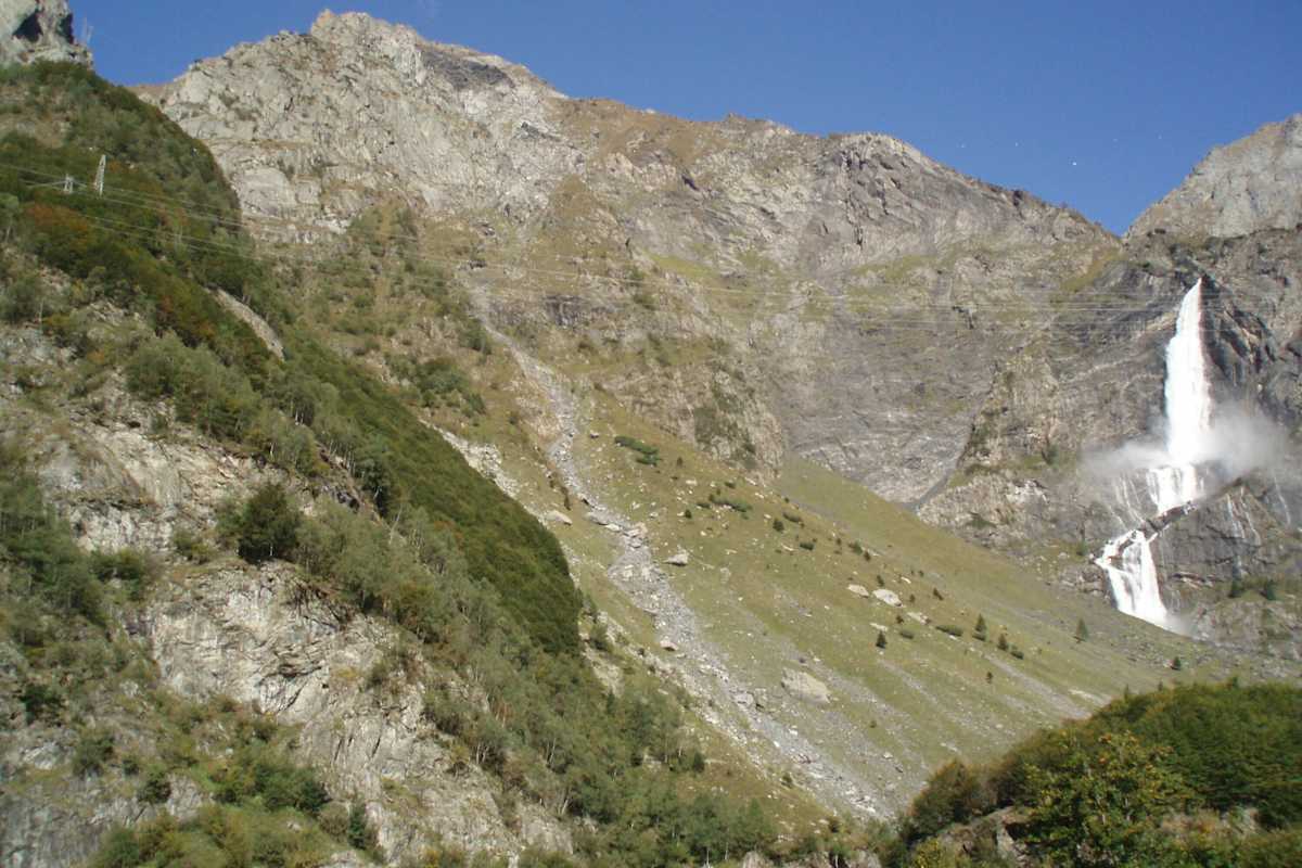 Die Fälle des Cascate del Serio in der Lombardei