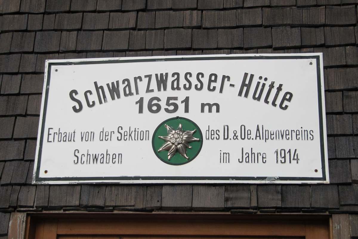 Schild an der Schwarzwasserhütte