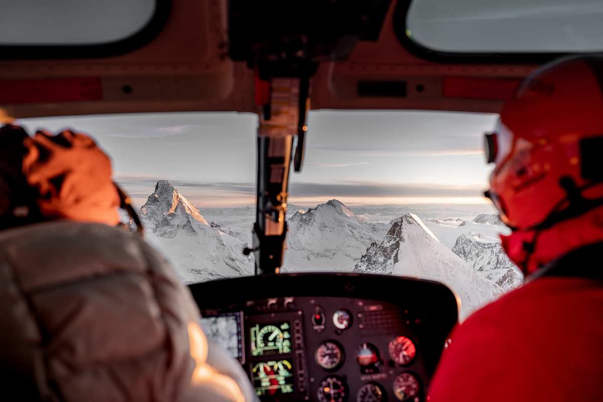 Im Cockpit bei Air Zermatt