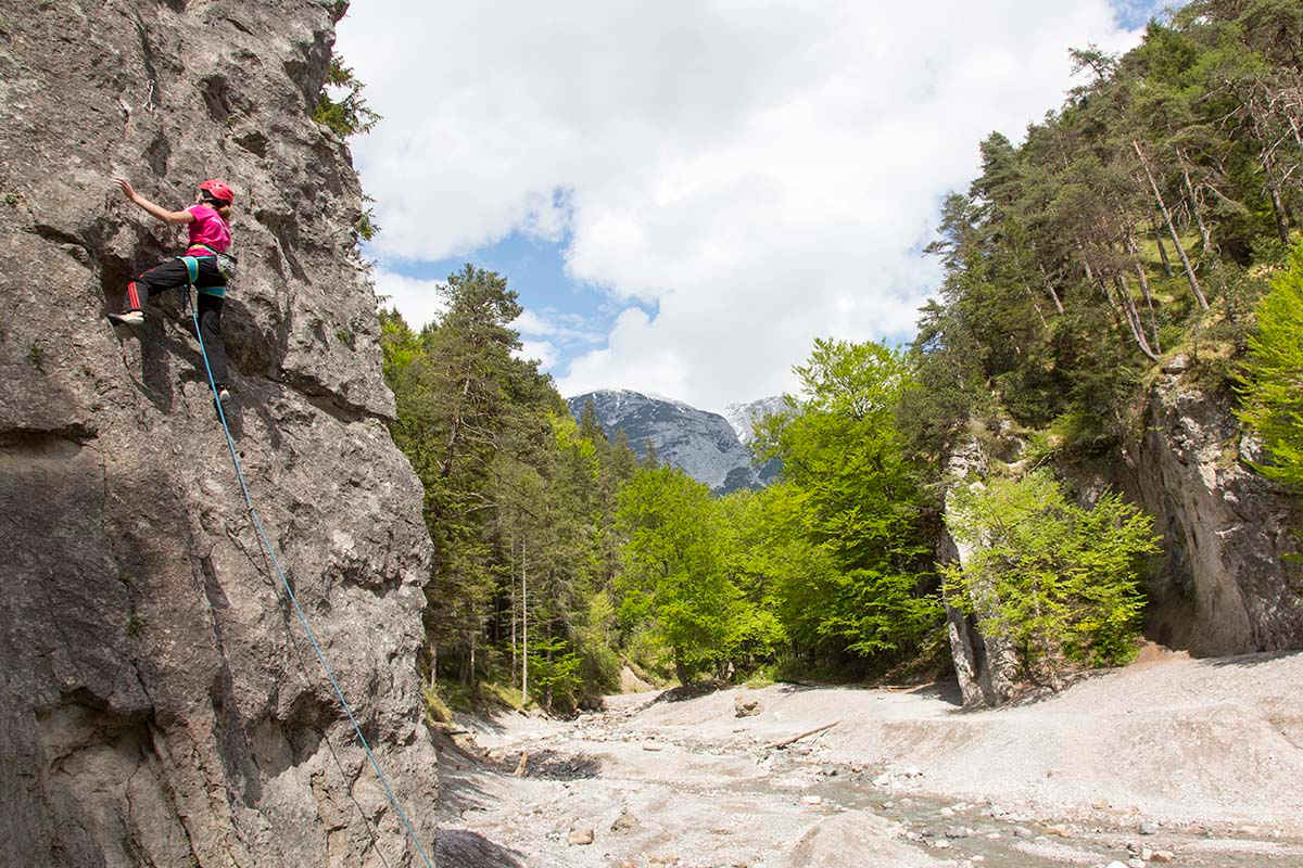 Abenteuerspielplatz Ehnbachklamm - Fels, Wasser, Bäume