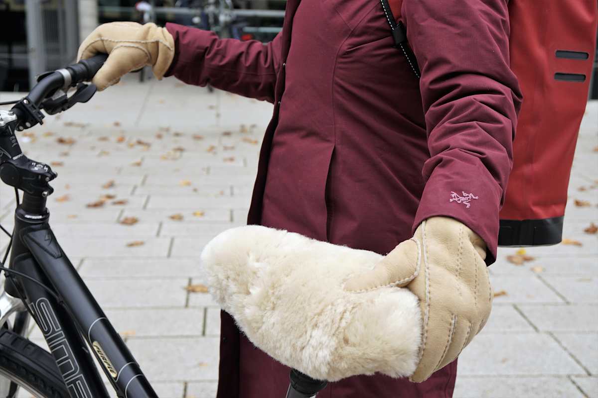 Kuscheliges Sitzgefühl bei Minusgraden: Der Lammfell-Bezug von Fellhof